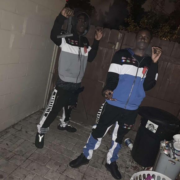 Meet your Posher, Threewayy - Picture 1 of 1